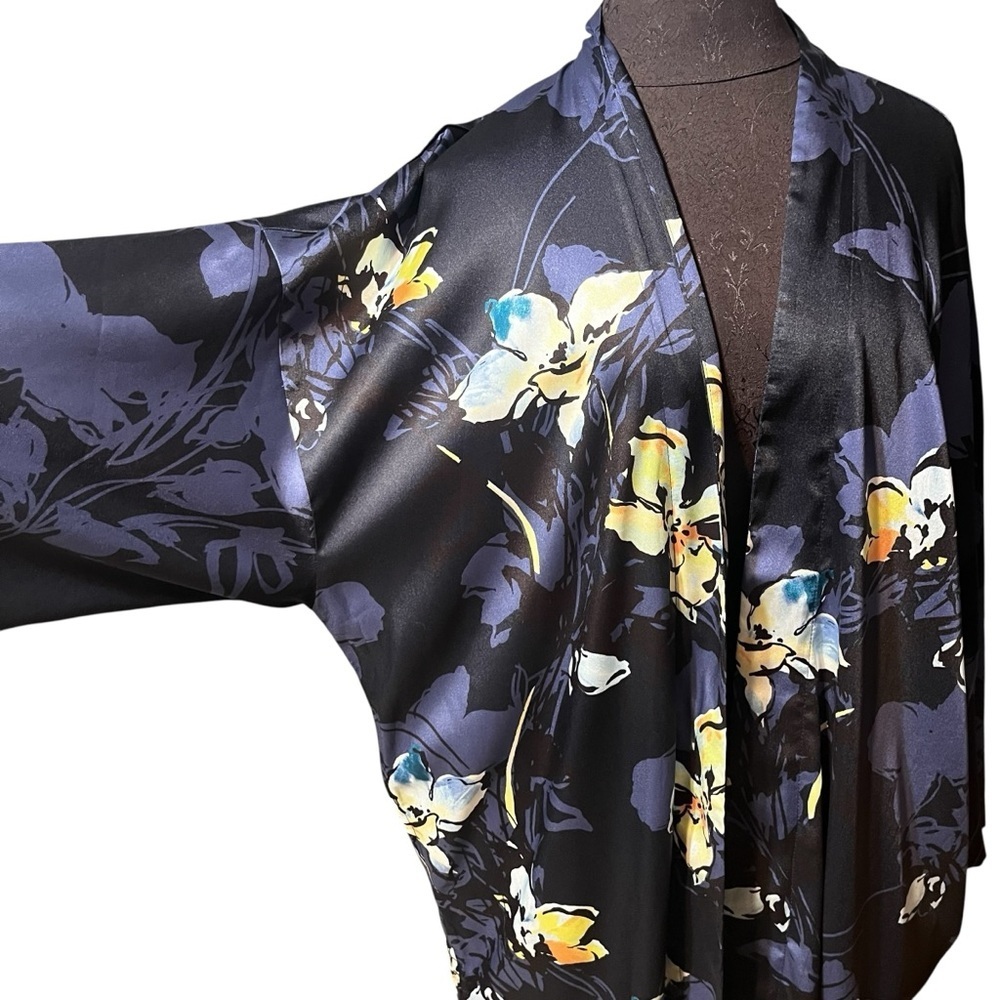 Reversible Navy Floral Satin Japanese Kimono Large - Picture 4 of 8